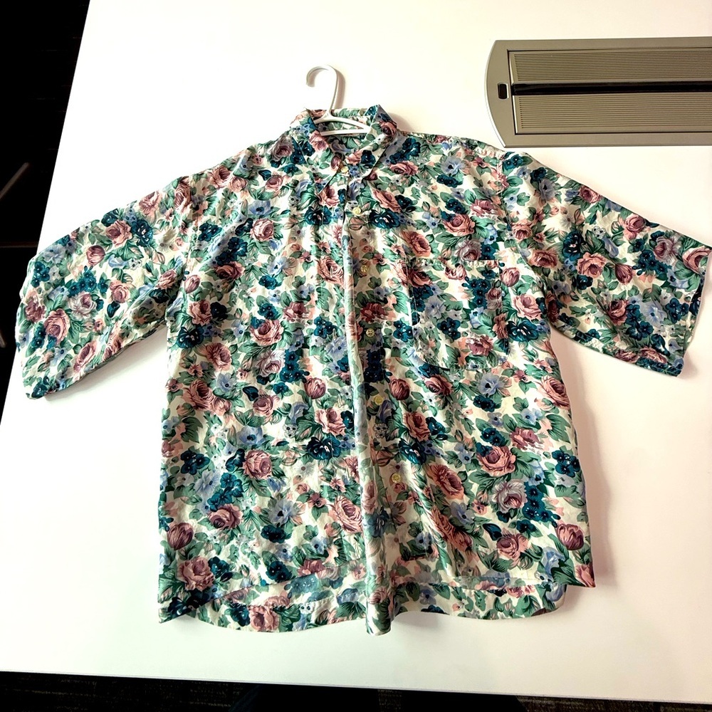 Vintage floral retro button up blouse